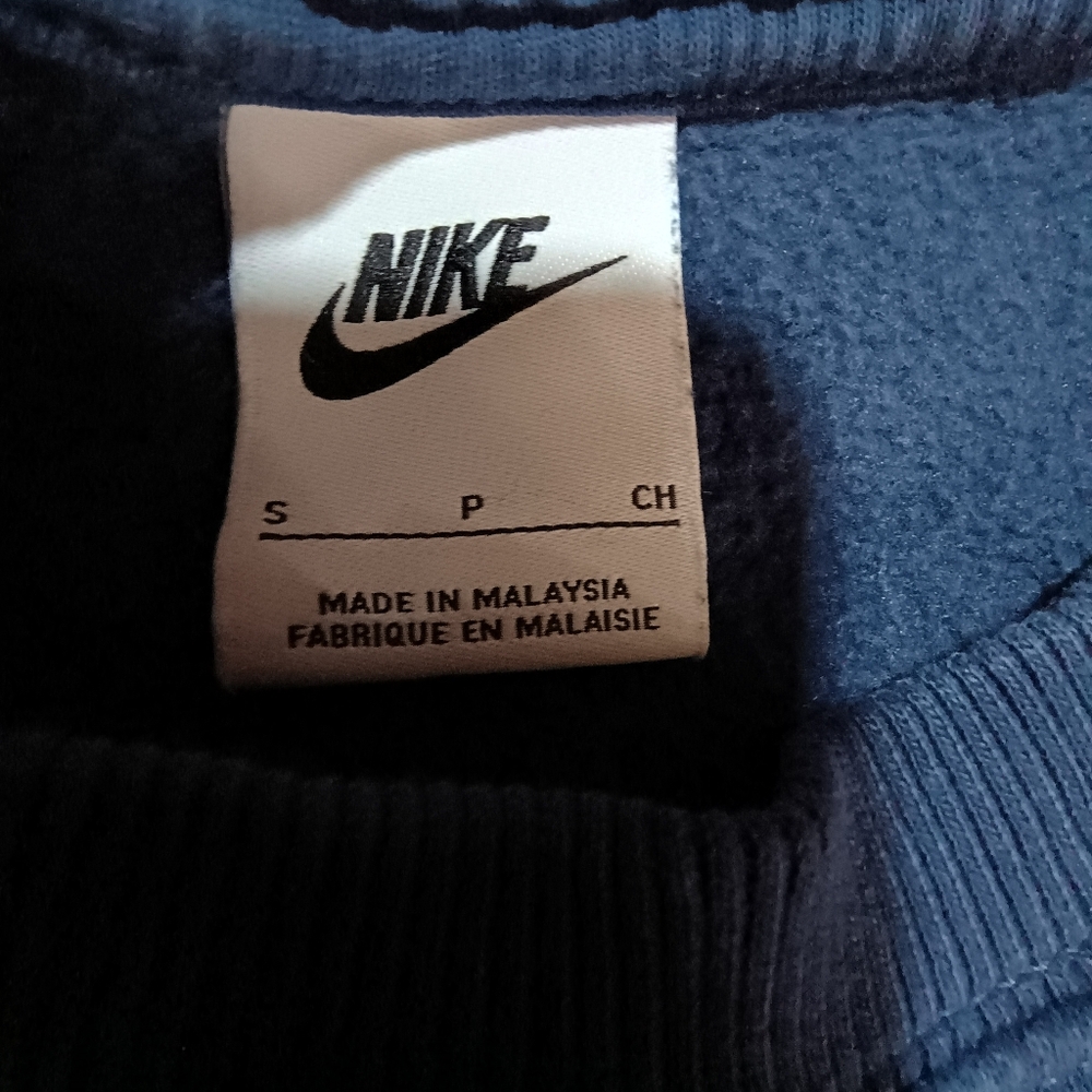 Nike Men's Dark Blue Vintage Crewneck Sweater - Picture 3 of 4